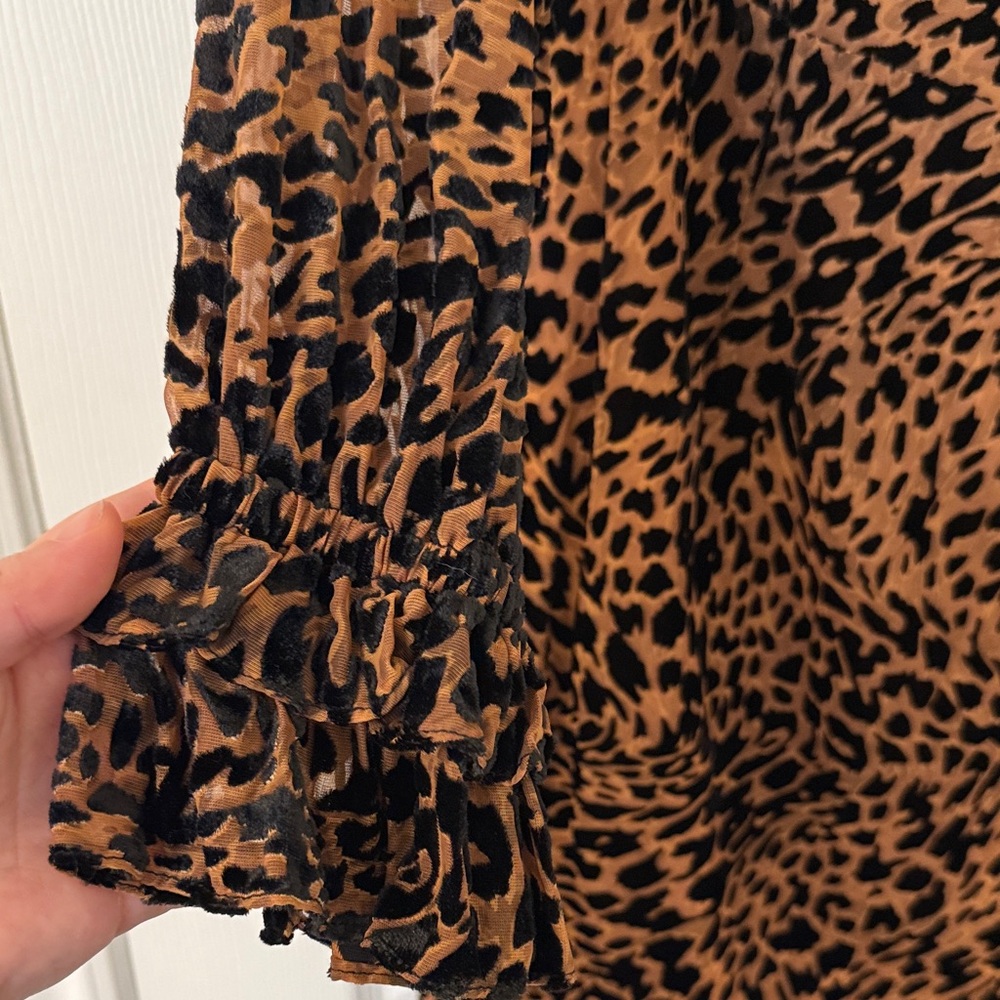 New, Never worn - Lavish Alice Black and Brown Animal Print Long Sleeve Dress - Picture 4 of 4